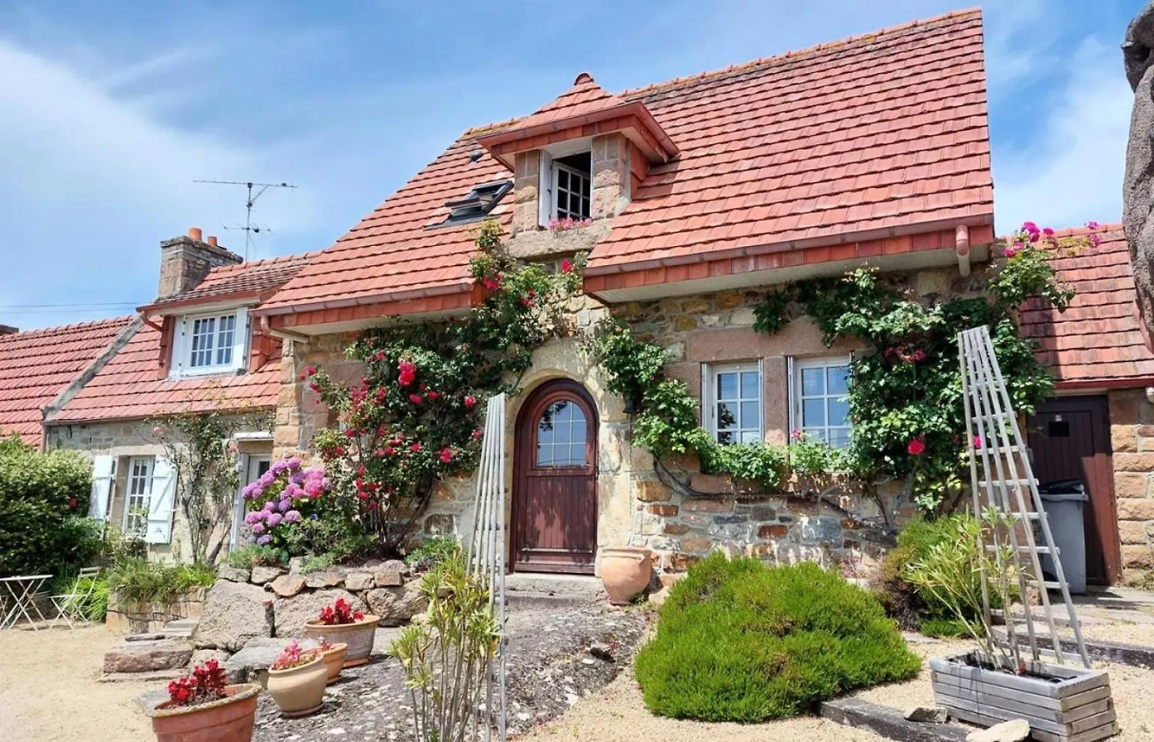 Residence D06-Tregastel - Decouvrez Torr Penn Nichee Dans Les Rochers Roses Mae-1741